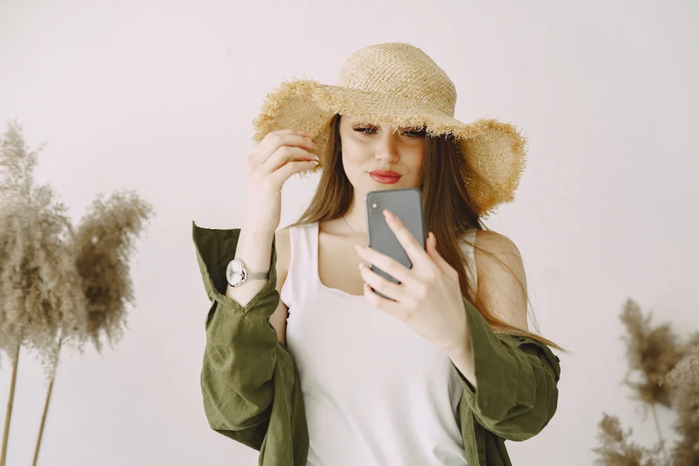 The Impact of Aesthetic Wallpapers on Mood and Productivity