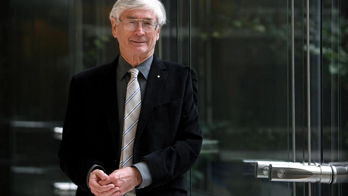 dick smith australian aviator biography born
