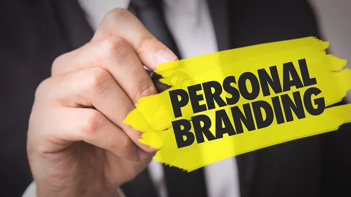 Social Media Strategy Personal Brand: Get Noticed Fast explained by marianoiduba