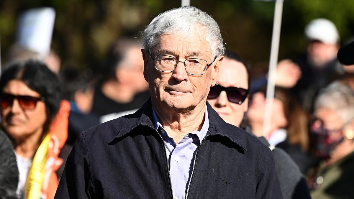 dick smith australian aviator biography born